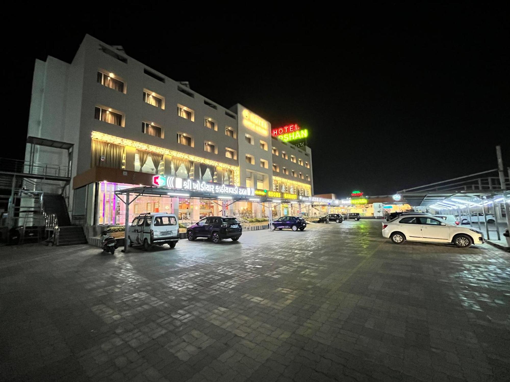 Hotel Grand Darshan Vadódara Exteriér fotografie